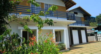 Vythiri Hills Holiday Homes | Rooms & Pool Room Type - Balcony Room with Twin Bed