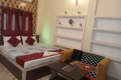 RUDRA PAYING GUEST HOUSE NAGWA