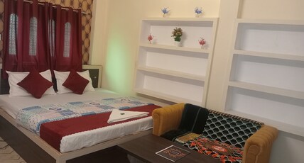 RUDRA PAYING GUEST HOUSE NAGWA Room Type - Deluxe Room