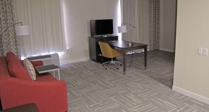 Hampton Inn by Hilton McPherson Room Type - 2 QUEENS SUITE NOSMOKING
