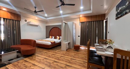 Jalsa Hotel And Resort Room Type - SUITE