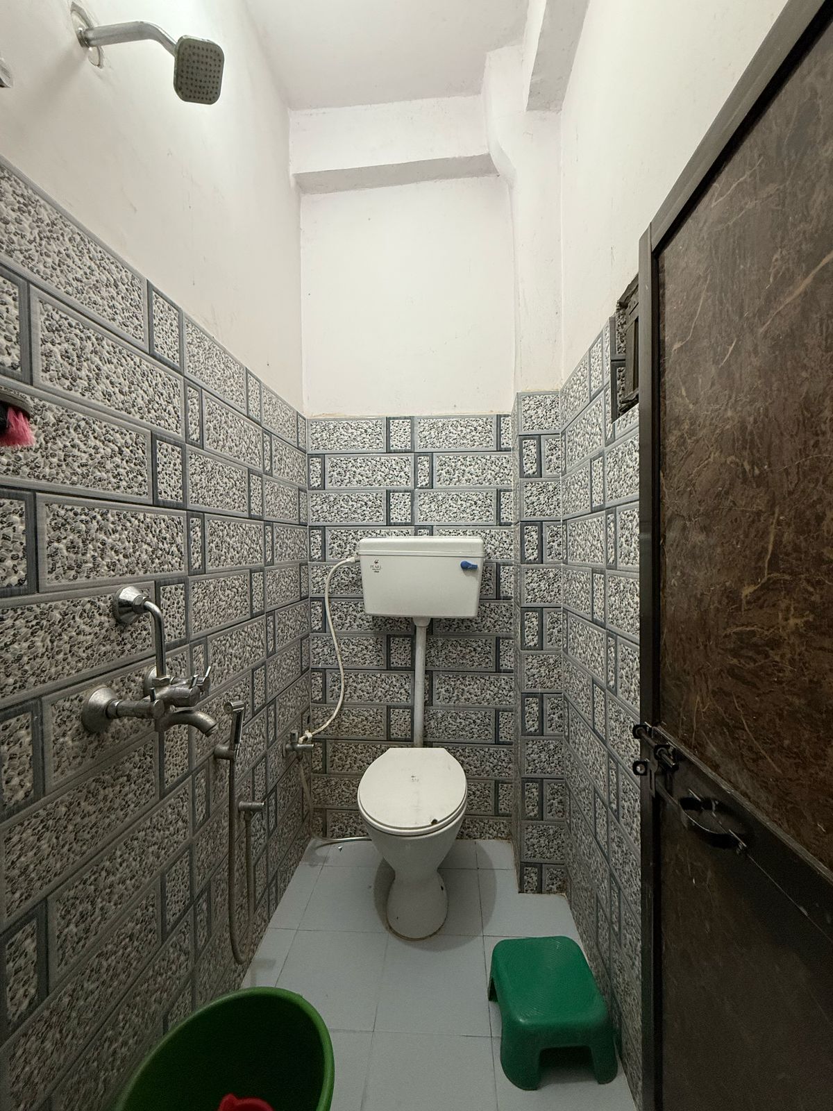Shree Raghuver guest house - Tap to explore photos