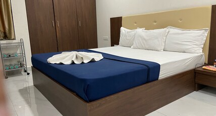 Hotel Millennium Plaza Room Type - Deluxe King Room