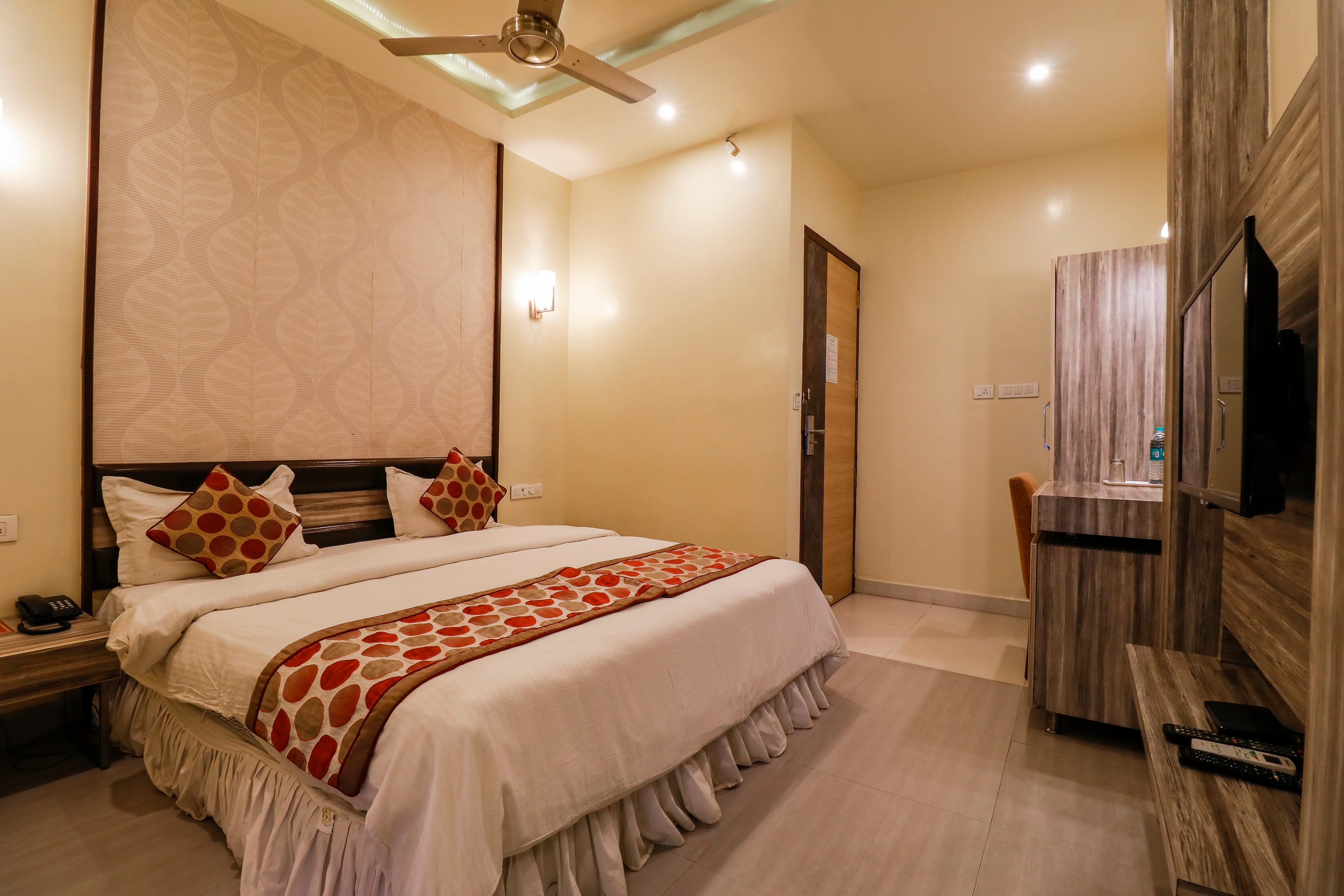 Buhari Royale Boutique Hotel - Tap to explore photos