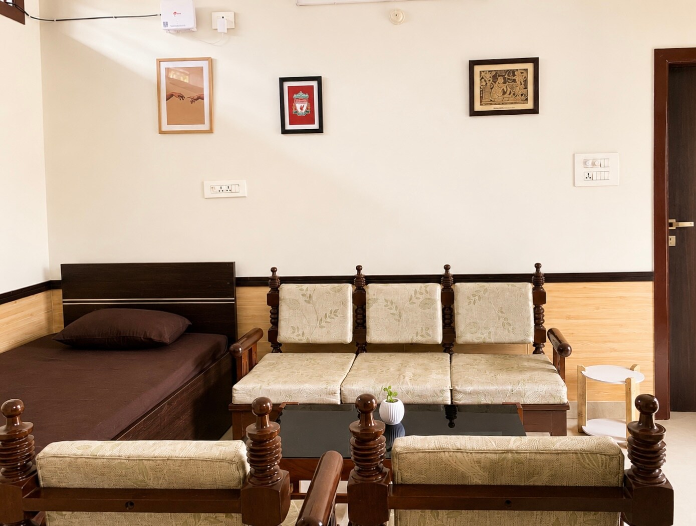 Arbora Boutique Stay - Tap to explore photos