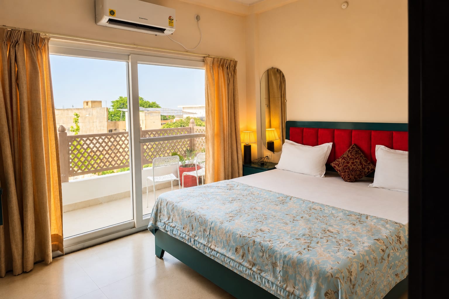 Grace Stay-Peaceful Retreat near Ganges - Tap to explore photos