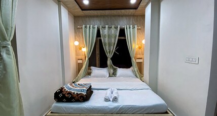 The Alpine Crest Homestay Room Type - Non Balcony 1