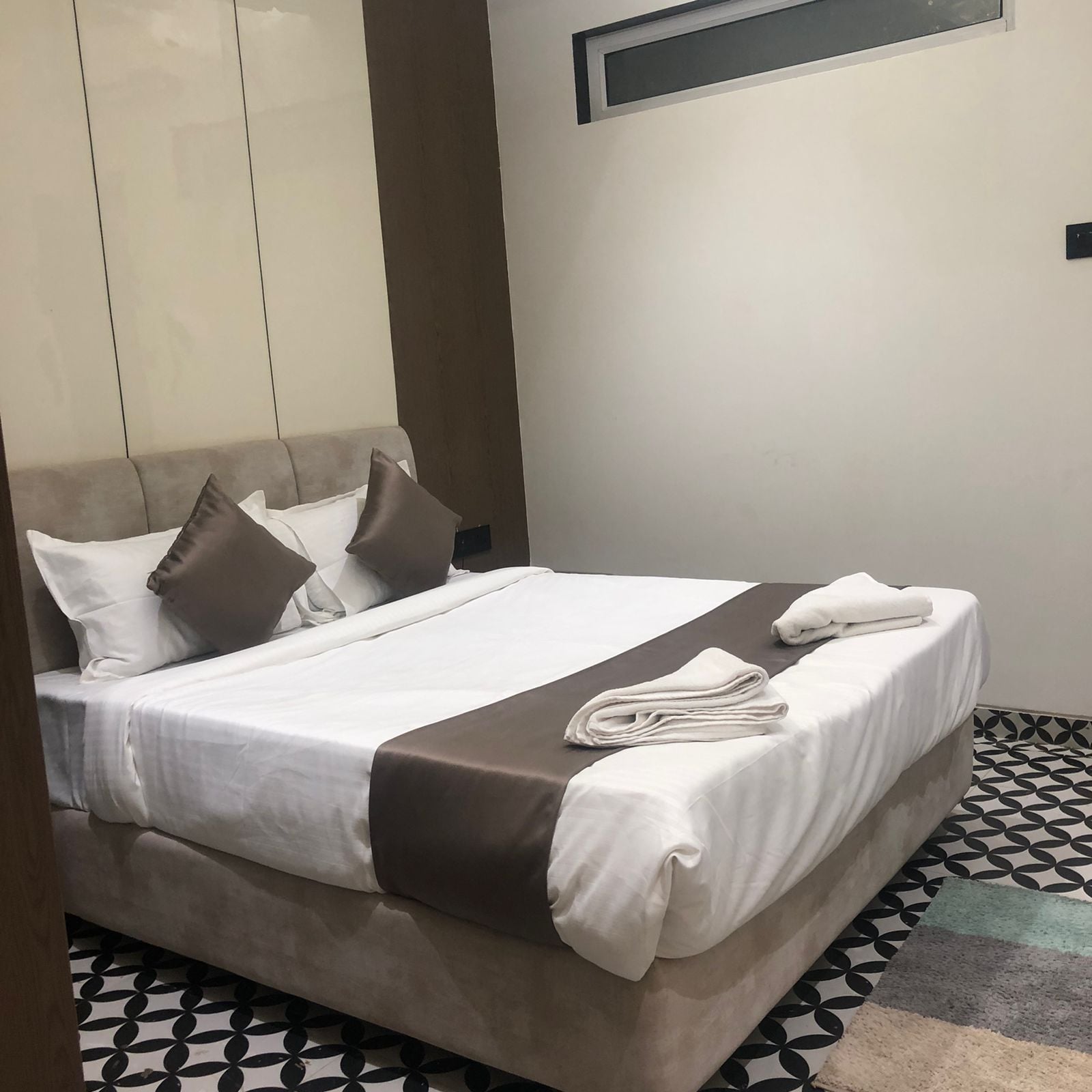 Hotel Prince Garden Daman - Tap to explore photos