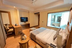 The Luxotic Suites - All Bathtub Rooms