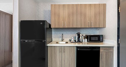 undefined Room Type - 1 King Suite Kitchenette