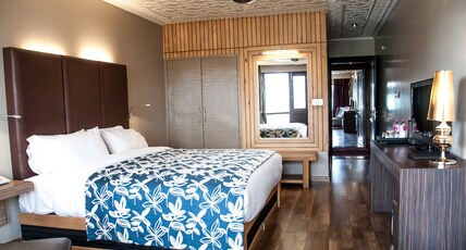Hotel Ahdoos Room Type - Superior Room Lake View and City View