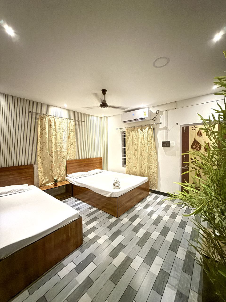 Tulip Inn AC Ground Three BHK Kamakhya - Tap to explore photos