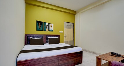 Super Hotel O Samne Ghat Room Type - Deluxe with Balcony