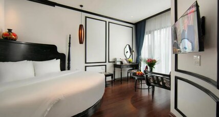 Hanoi Le Chateau Hotel Room Type - King Bed Room with City View