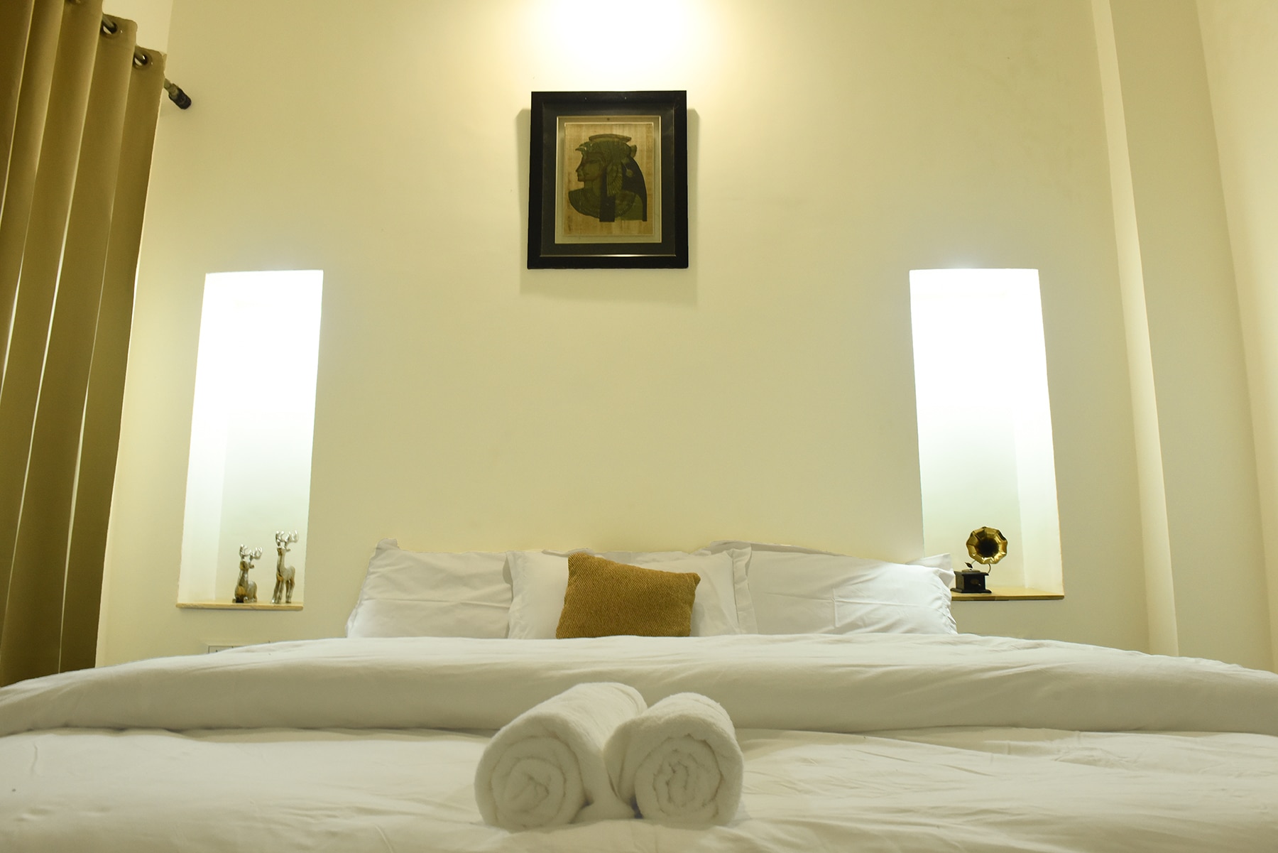 Patnimal Guest House - Tap to explore photos