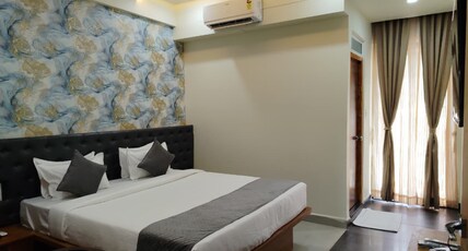 Hotel Empire Room Type - Deluxe (Non AC)