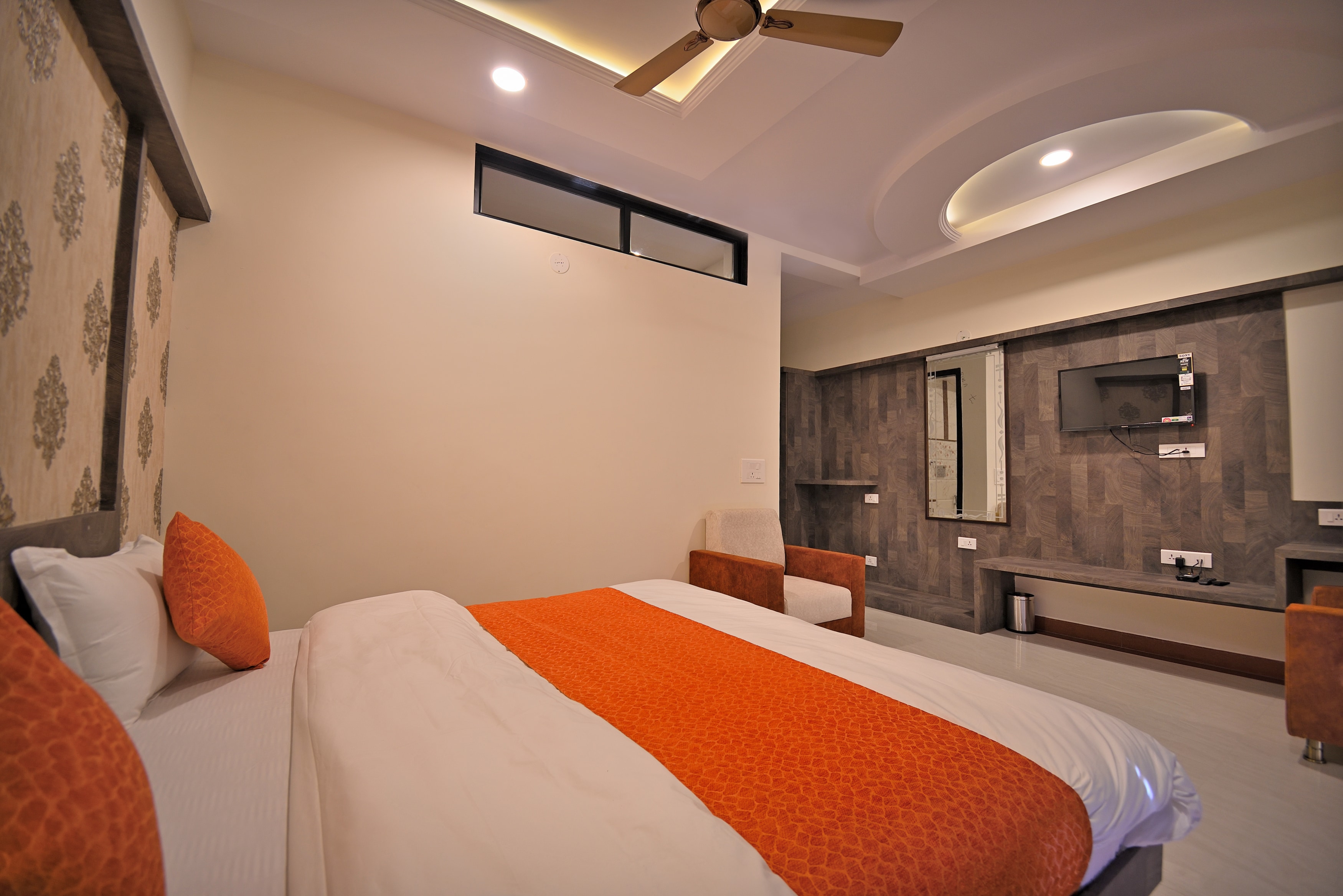 Hotel Geet Regency - Tap to explore photos