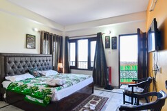 MyHome Staycations| Hill-facing Rooms