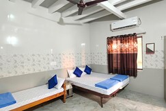 Omkar Homestay 400m from Dwarkadhish Temple.