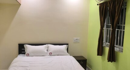 Goldens Stay Room Type - Deluxe Room