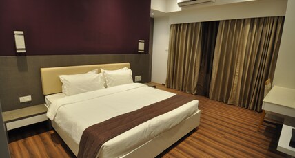 Tarawade Clarks Inn Room Type - Superior Room with Double beds or Twin beds