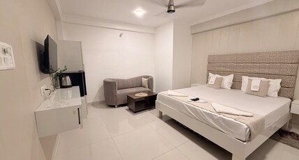 Hariaksh Stay Room Type - Super Deluxe Room