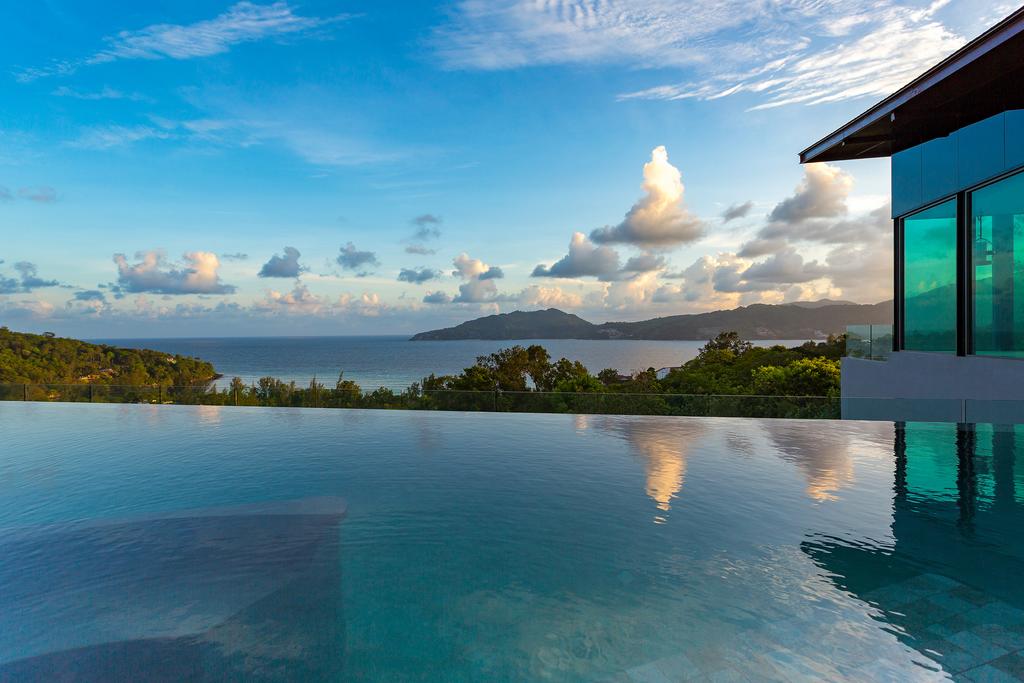 Crest Resort & Pool Villas Phuket - Tap to explore photos