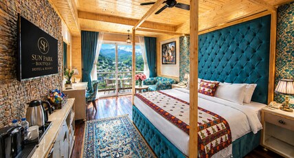 Sun Park Boutique & Spa (Centrally Heated) Room Type - Premium Room with Balcony Hamta view (Centralised heating cooling) Sun Park Boutique & Spa (Centrally Heated) Room Type - Premium Room with Balcony Hamta view (Centralised heating cooling)