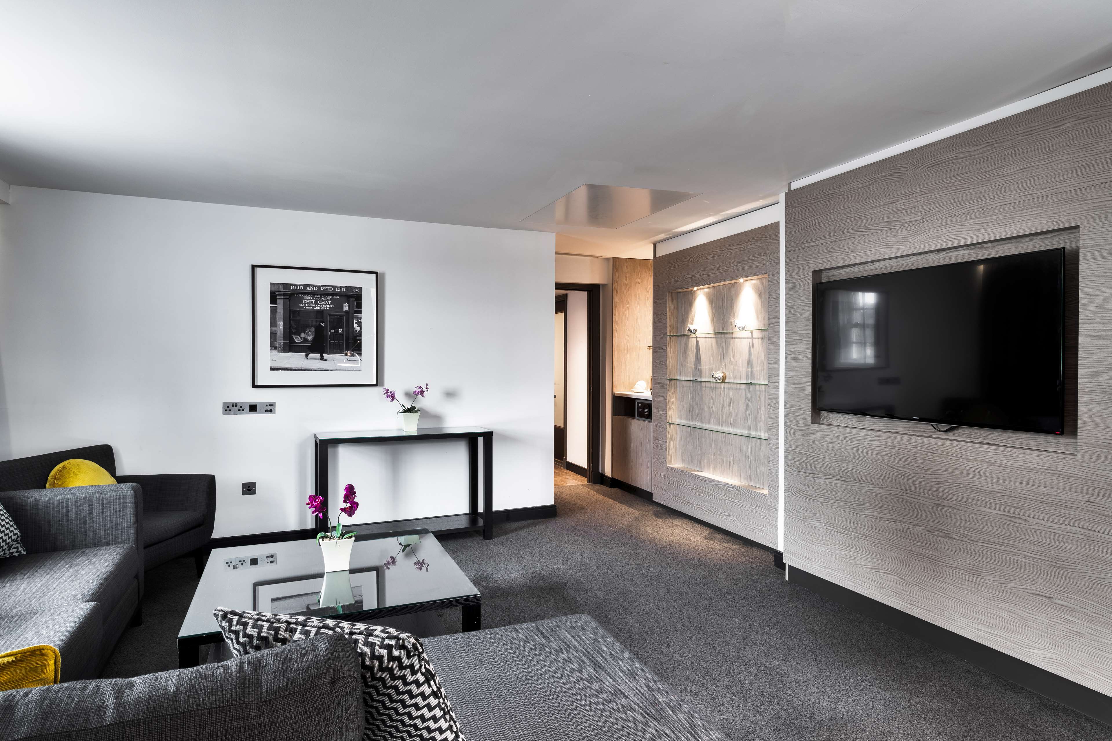 Radisson Blu Hotel, Edinburgh City Centre - Tap to explore photos