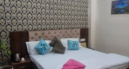 SHRI JI PALACE Room Type - DELUXE