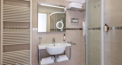 Mercure Rimini Artis Room Type - Classic room with two single beds and beautiful terrace with side sea view