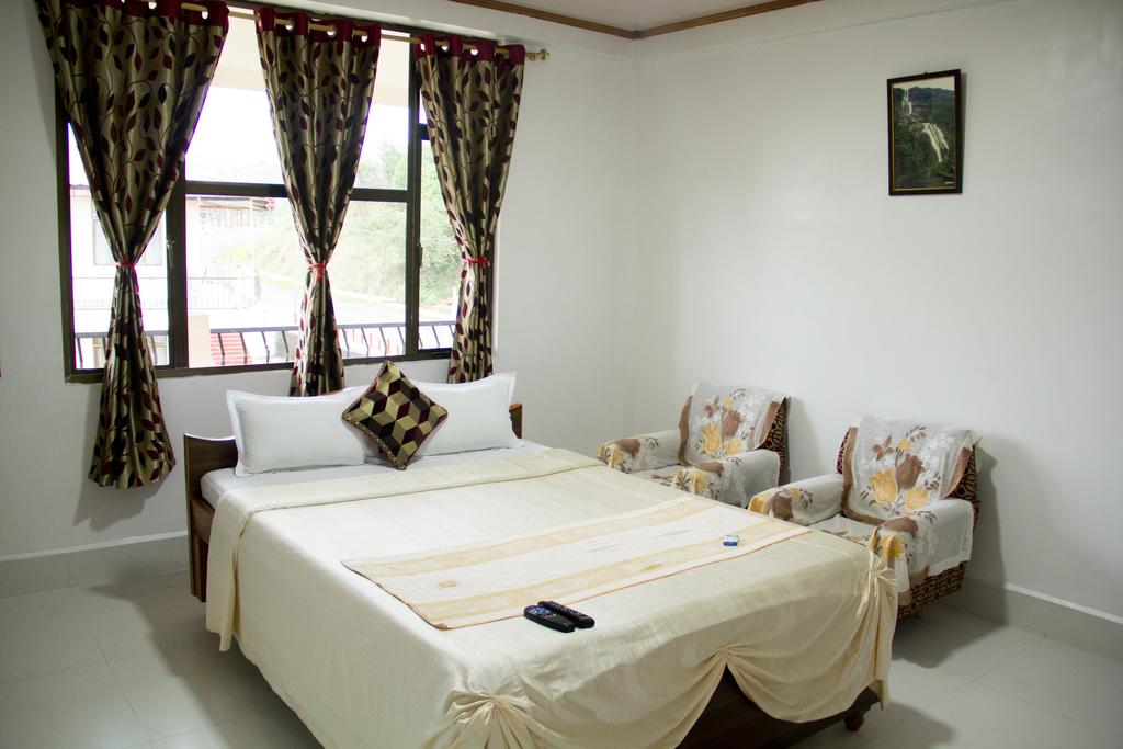 Pumpkin Cordial Lodge - Tap to explore photos