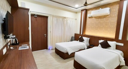 PEARL GARDEN RESORT Room Type - Twin Double bed Room