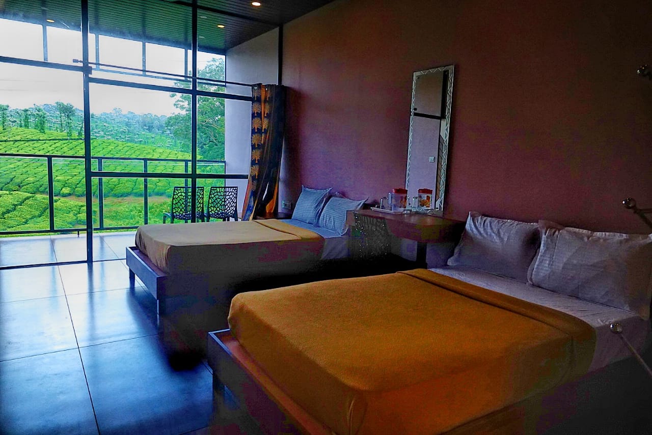 Nelliyampathy Hill Valley Farm House - Tap to explore photos