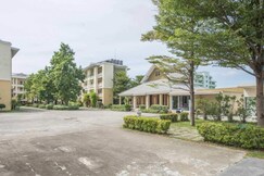OYO 75659 Palette The One Residence Hotel