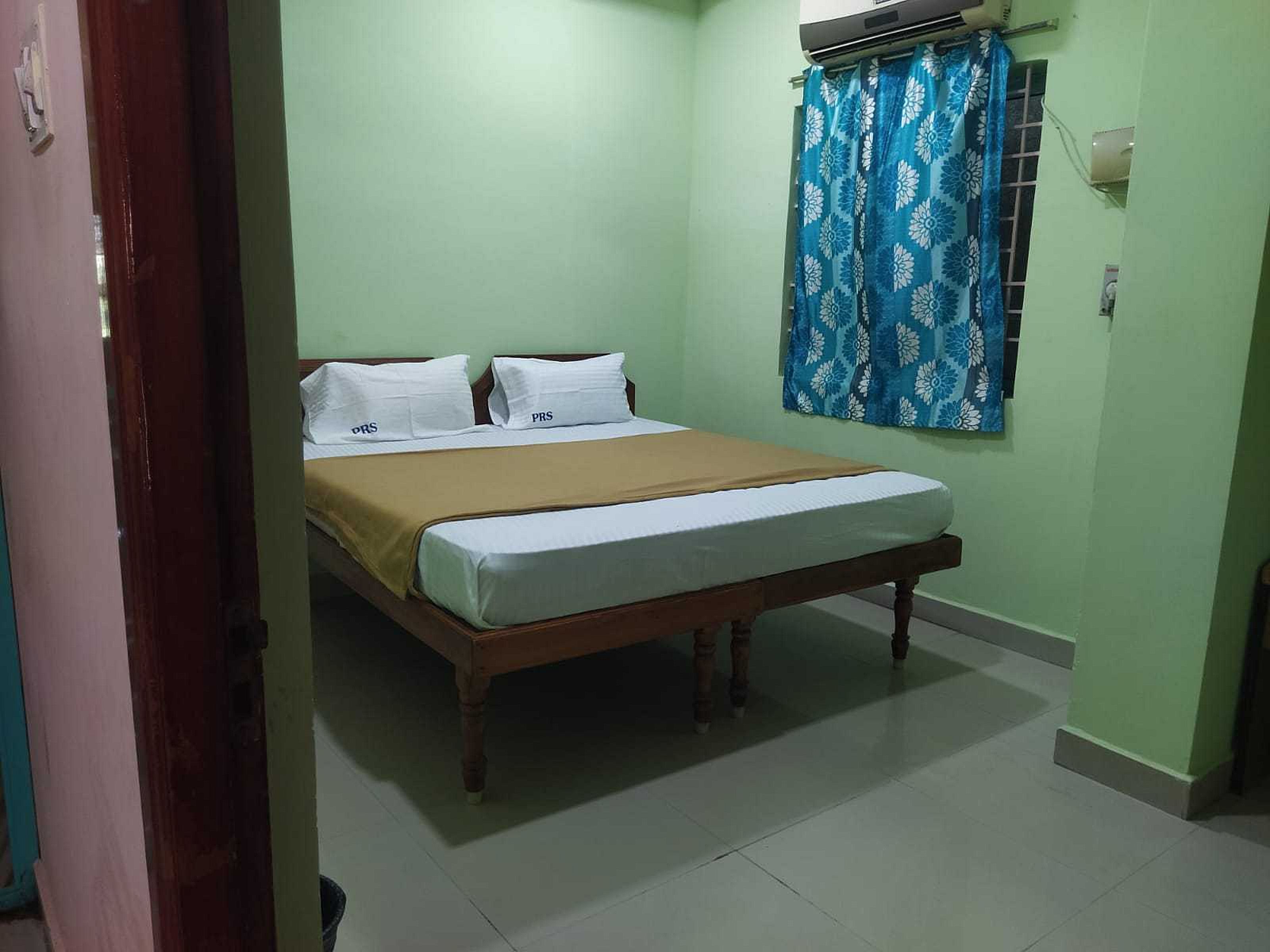 Spot On P.r.s. Lodging And Boarding - Tap to explore photos