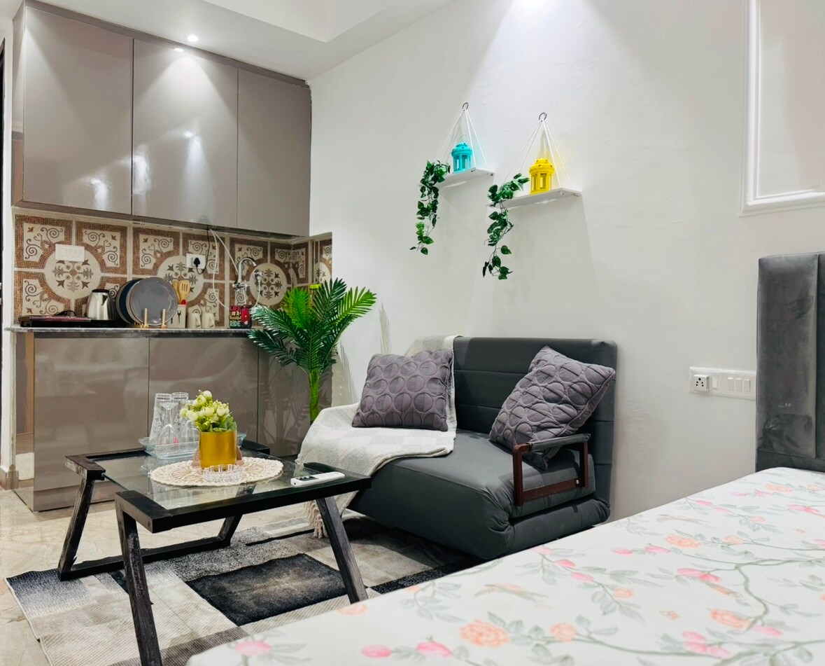 Luxury studio in Chandigarh - Tap to explore photos
