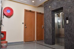 Address of Hotel R Square Inn