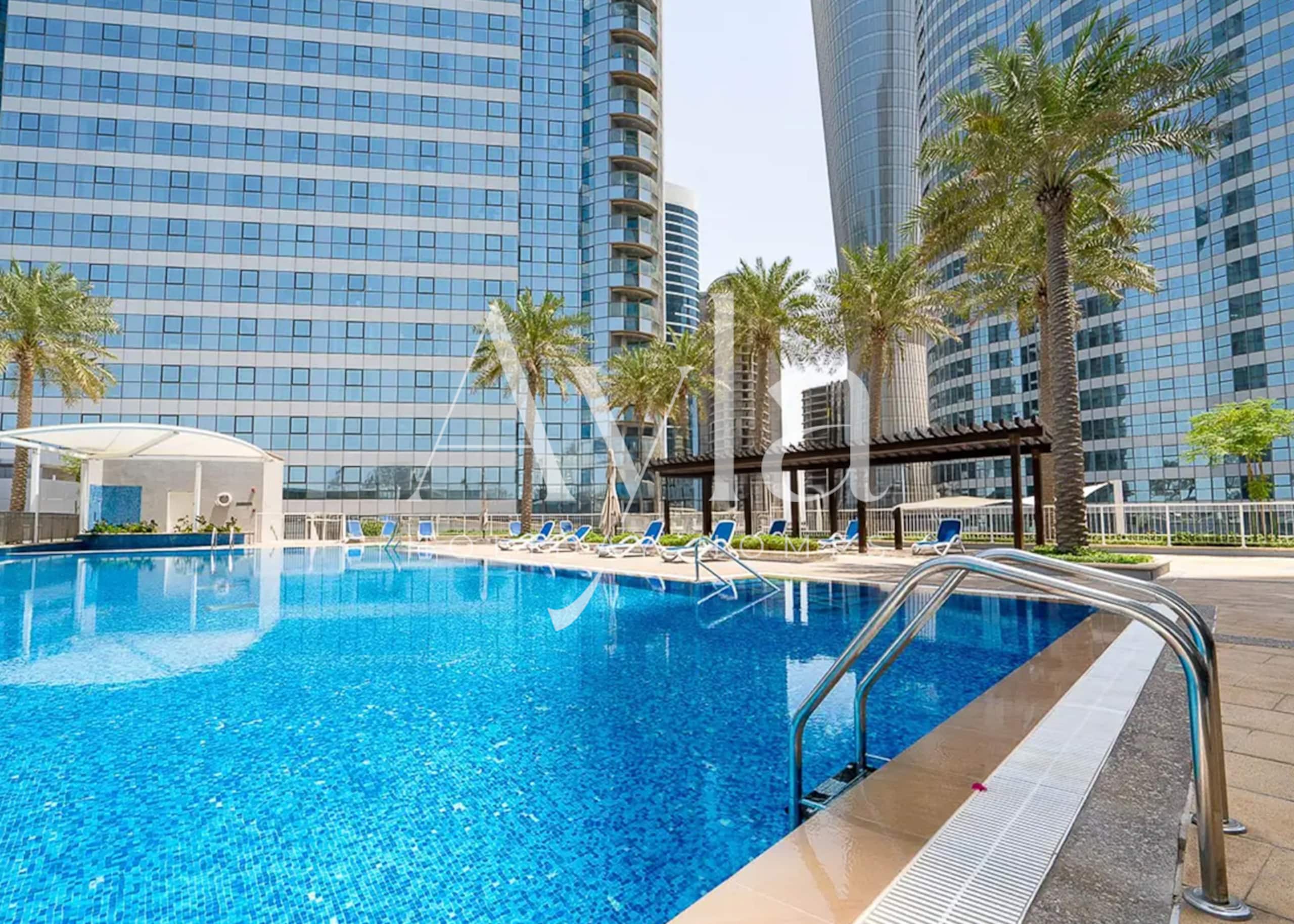 Bright Modern Studio Near Reem Mall Corniche - Tap to explore photos