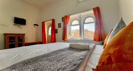 Jaisalmer Hostel Crowd Room Type - Private Double AC Room - Fort View