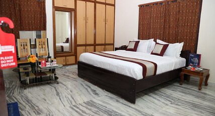 Sudha Grand Guestinn Room Type - Superior Room