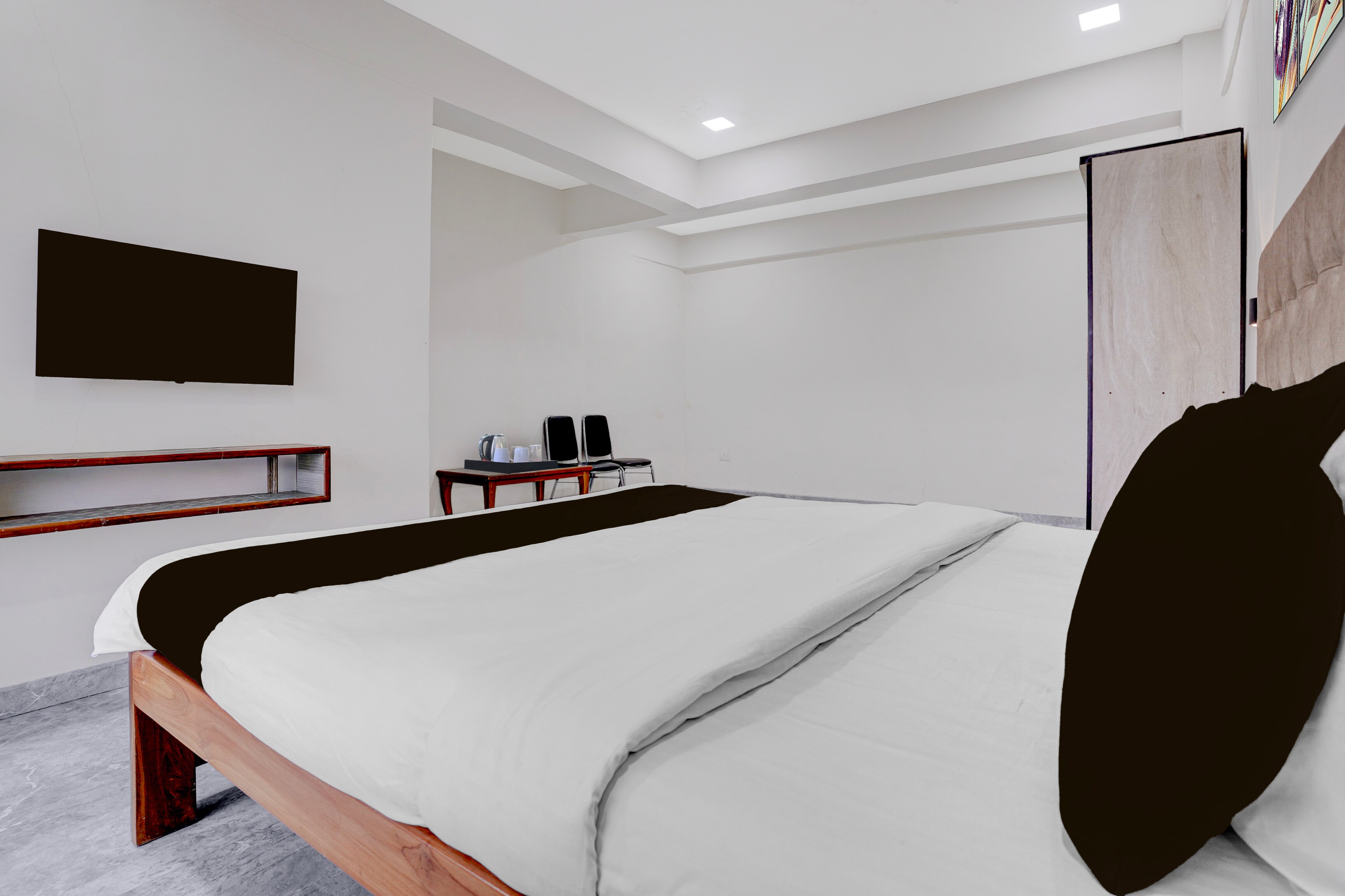 Palette Virar Mumbai Formerly D'ocean Blue - Tap to explore photos