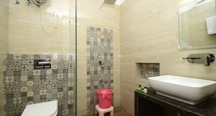 Hotel Life Inn Room Type - Suite Room