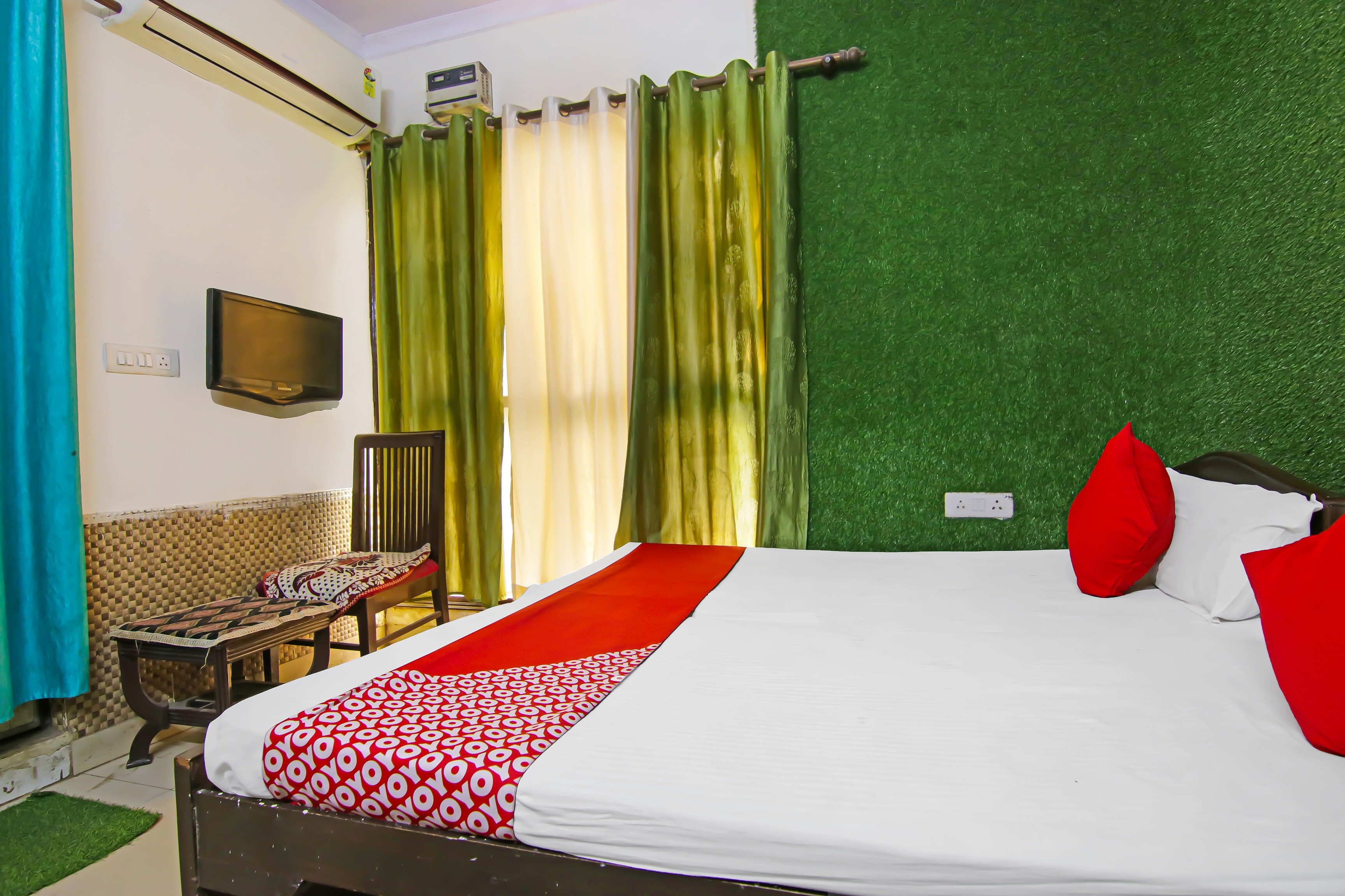 Hotel O Delhi Home Stay - Tap to explore photos