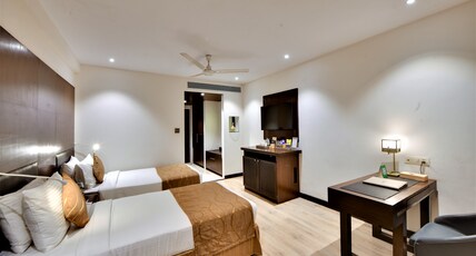 The Fern Residency Ahmedabad, Subhash Bridge, Series by Marriott Room Type - Fern Classic, Guest room, 2 Twin, City view