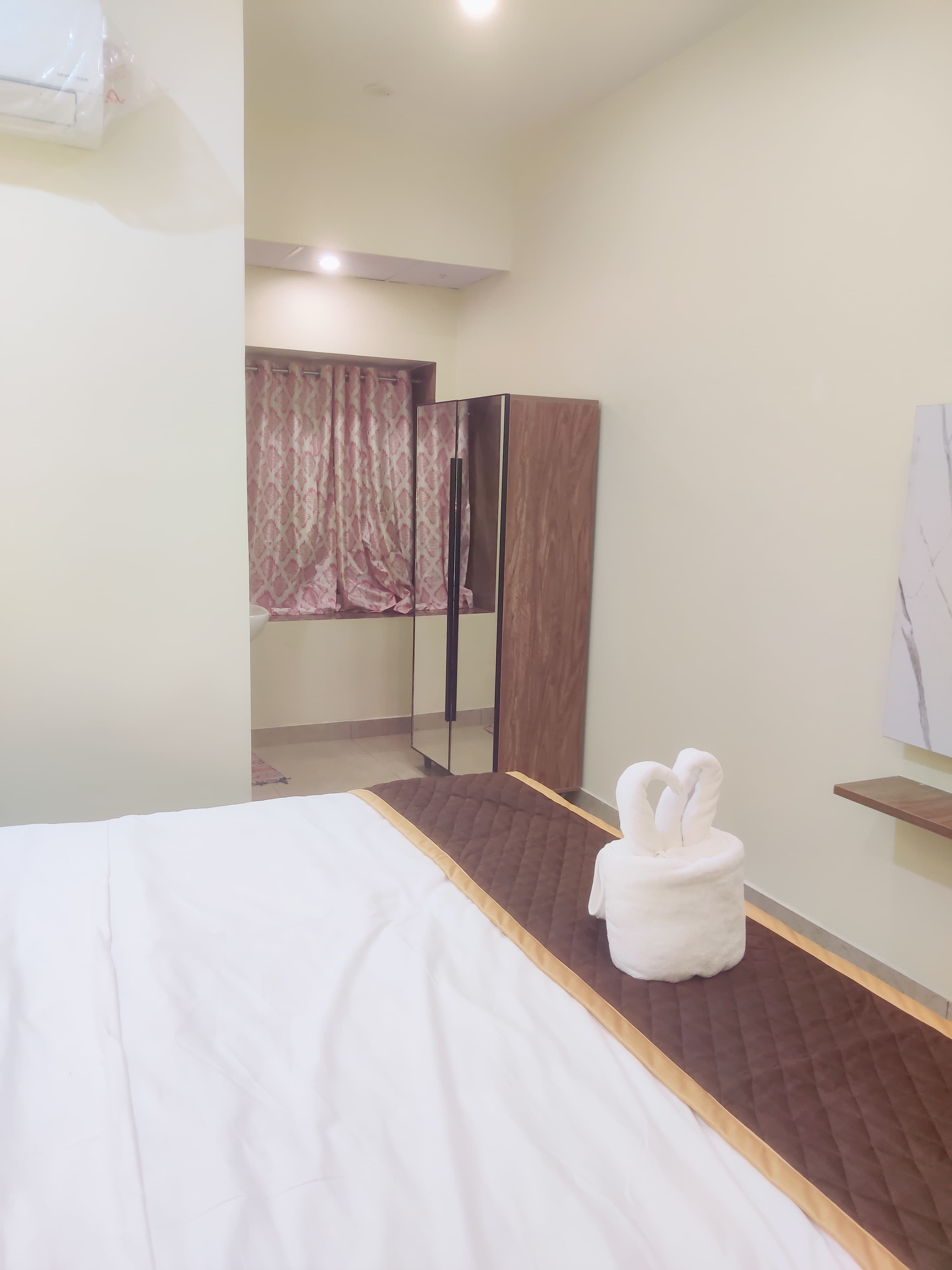 HotelRajaGrand - Tap to explore photos