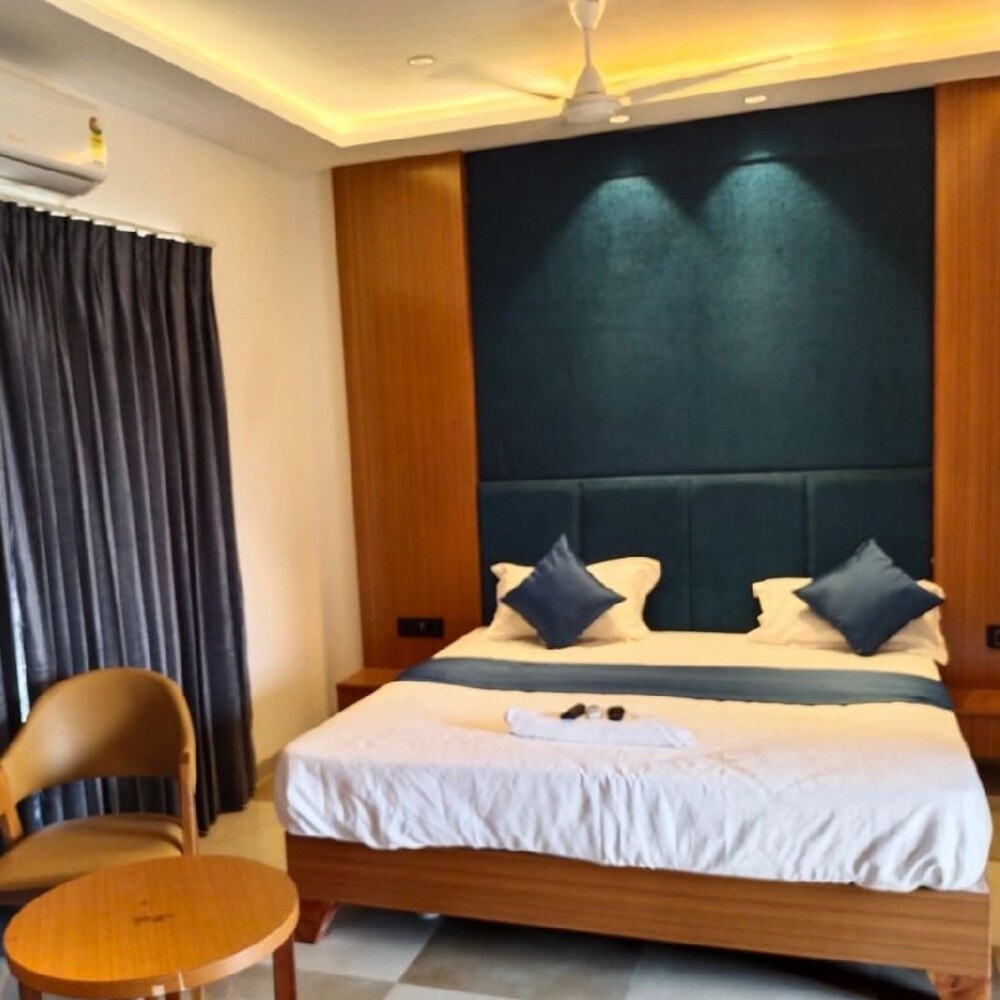 Hotel Shanti Sadan - Tap to explore photos