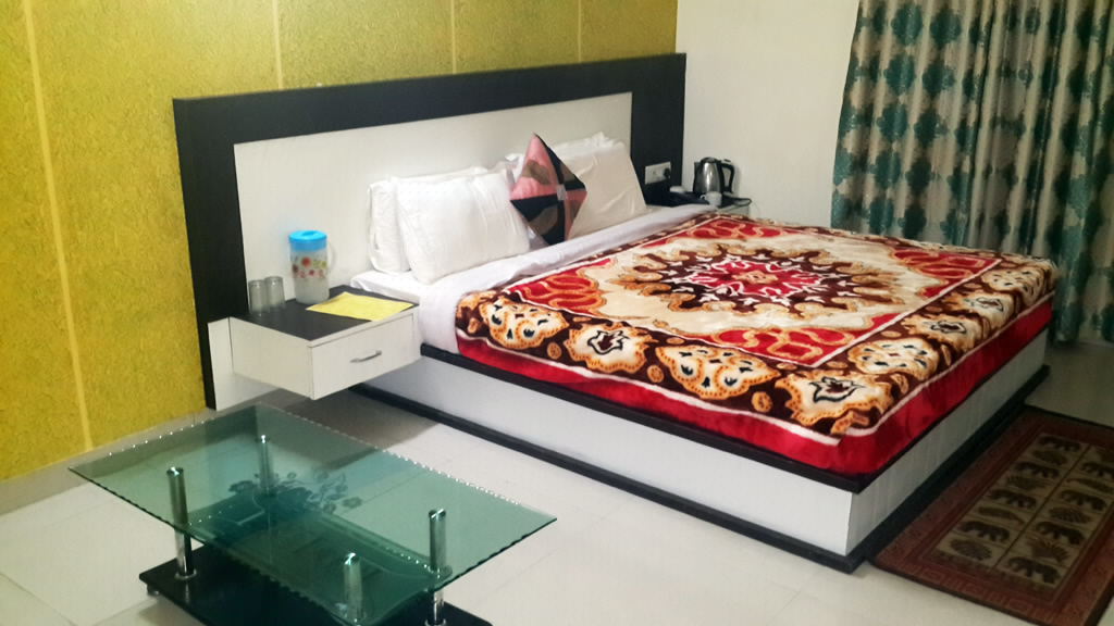 Hotel Krishna International Room Type - Deluxe Room