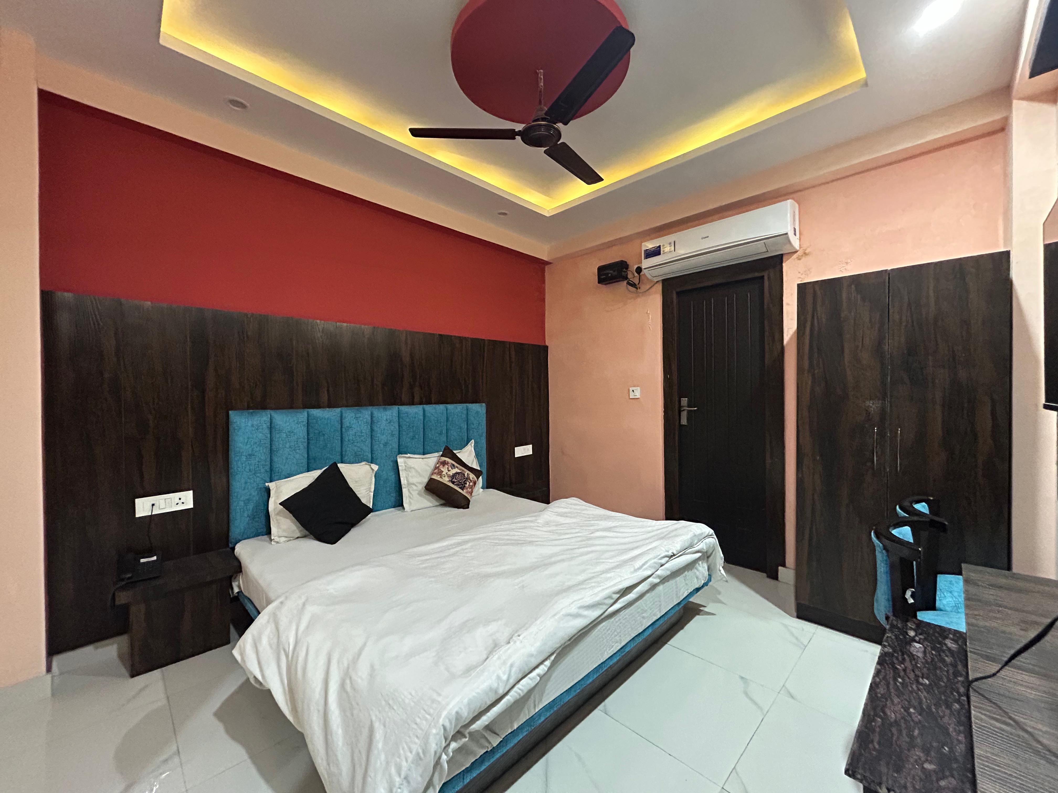 Hotel Krishna - Tap to explore photos