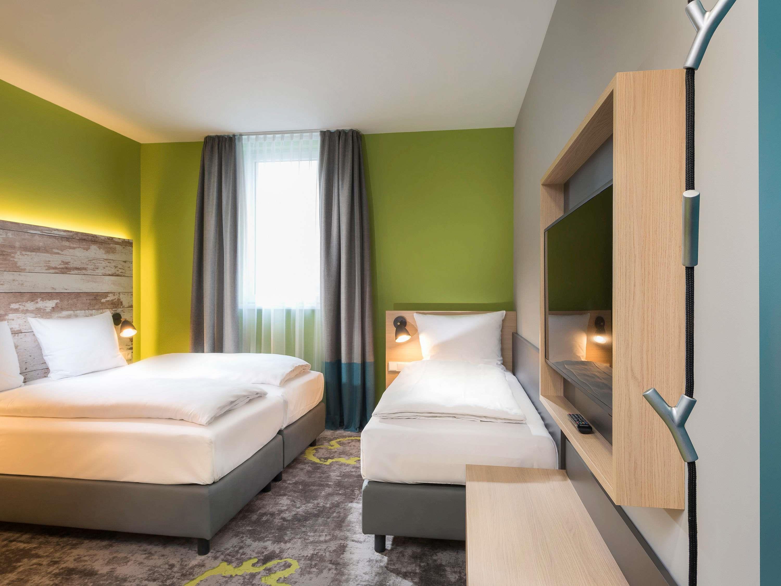 ibis Styles Stuttgart Vaihingen - Tap to explore photos